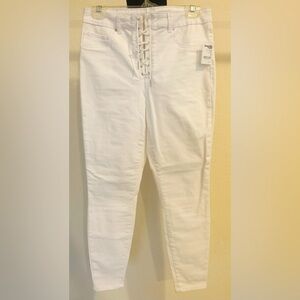 Refuge White Straight Leg Jeans